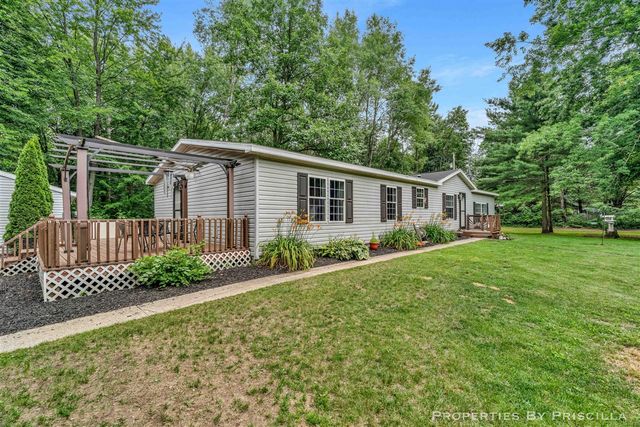 3766 Mary Avenue, Newaygo, MI 49337