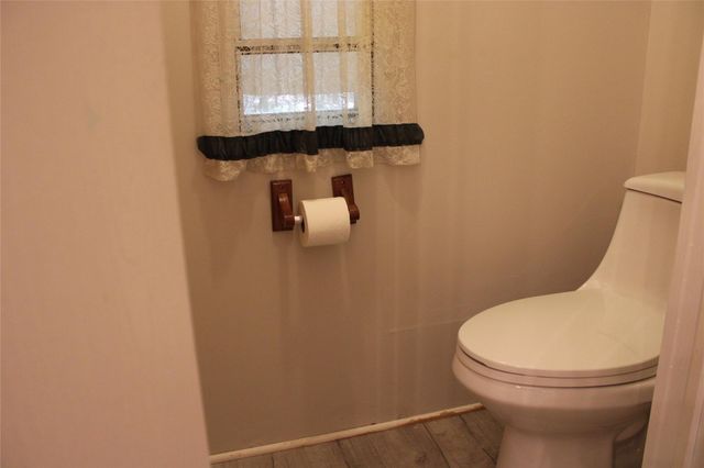 339 Eastern Hills Drive, Jefferson, TX 75657