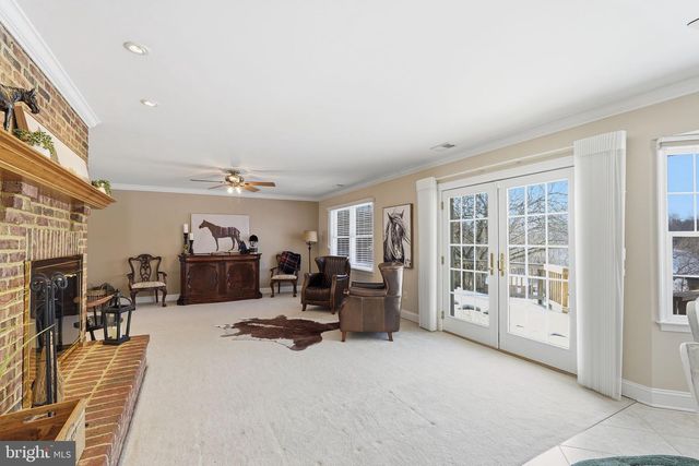 39937 CHARLES TOWN PIKE, Hamilton, VA 20158