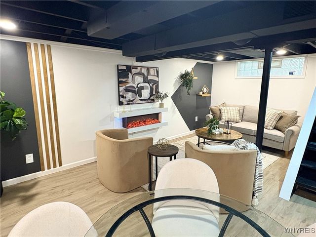 27 Dwyer Street, West Seneca, NY 14224