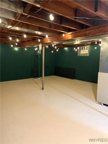 27 Dwyer Street, West Seneca, NY 14224