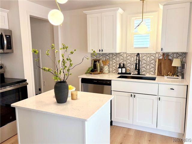 27 Dwyer Street, West Seneca, NY 14224