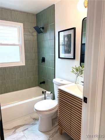 27 Dwyer Street, West Seneca, NY 14224