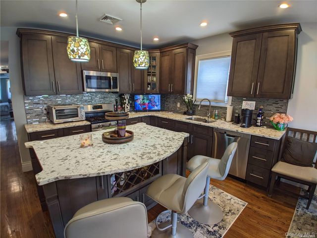 535 E Walnut st Main, Long Beach, NY 11561