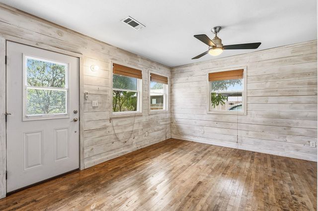 4415 Hank Ave, Austin, TX 78745