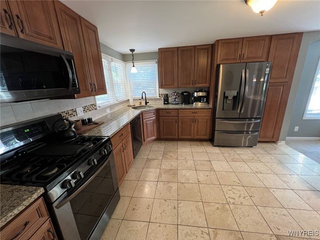 450 Barton Drive, Lewiston, NY 14092