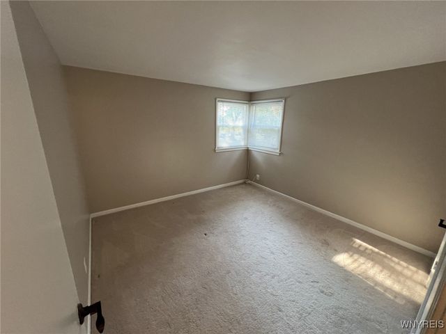 450 Barton Drive, Lewiston, NY 14092