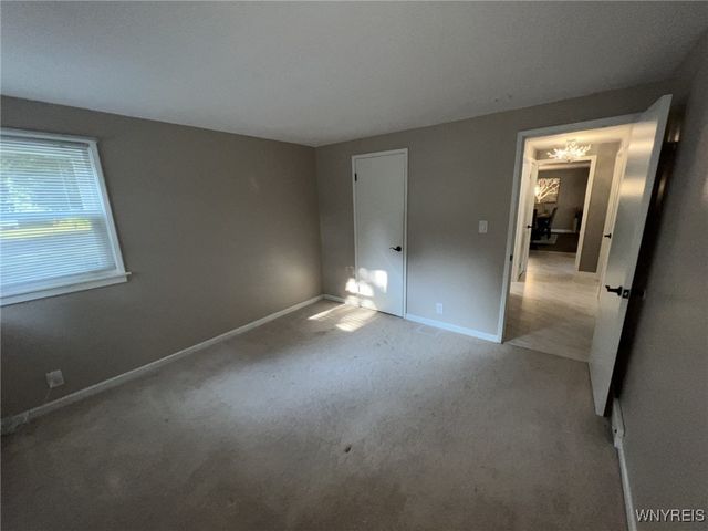 450 Barton Drive, Lewiston, NY 14092