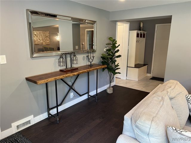 450 Barton Drive, Lewiston, NY 14092