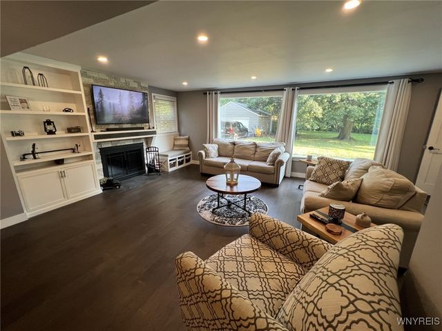 450 Barton Drive, Lewiston, NY 14092