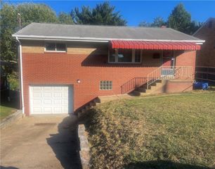 1313 Mutual St, Sheraden, PA 15204