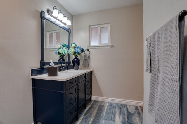 123 Ortega Road NW, Albuquerque, NM 87114