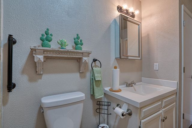 123 Ortega Road NW, Albuquerque, NM 87114