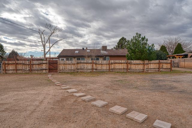 123 Ortega Road NW, Albuquerque, NM 87114