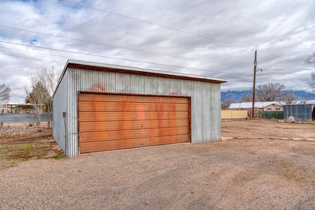 123 Ortega Road NW, Albuquerque, NM 87114