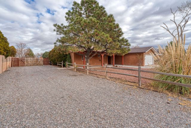 123 Ortega Road NW, Albuquerque, NM 87114