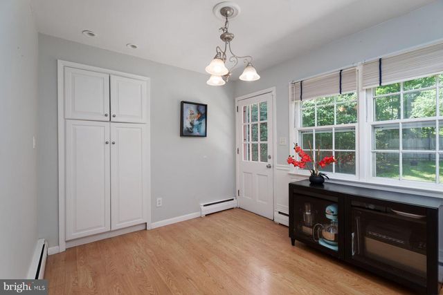 4 MANOR AVE, Princeton, NJ 08540