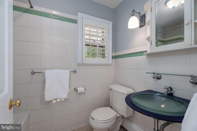 4 MANOR AVE, Princeton, NJ 08540