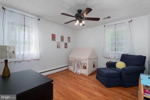 4 MANOR AVE, Princeton, NJ 08540