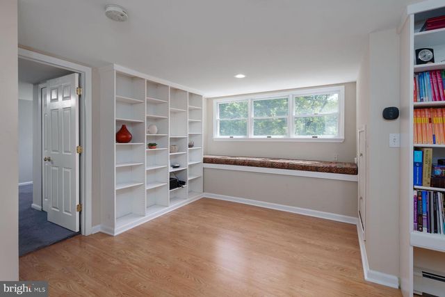 4 MANOR AVE, Princeton, NJ 08540