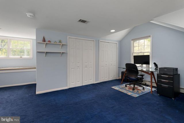 4 MANOR AVE, Princeton, NJ 08540