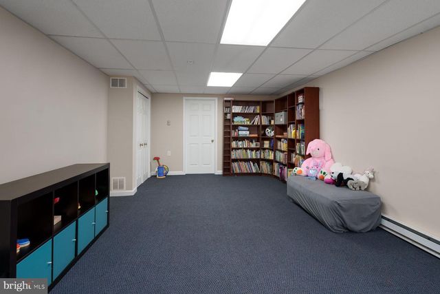 4 MANOR AVE, Princeton, NJ 08540
