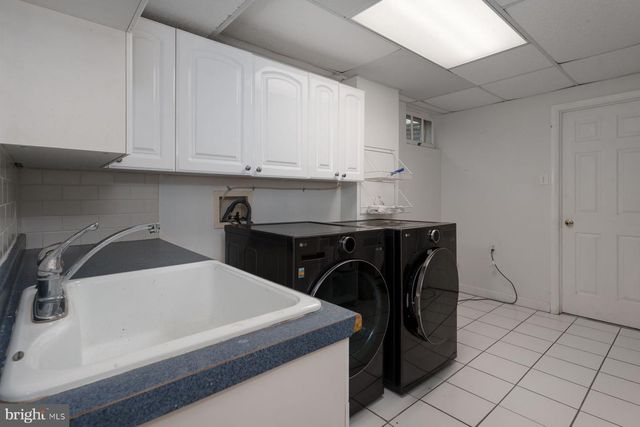 4 MANOR AVE, Princeton, NJ 08540