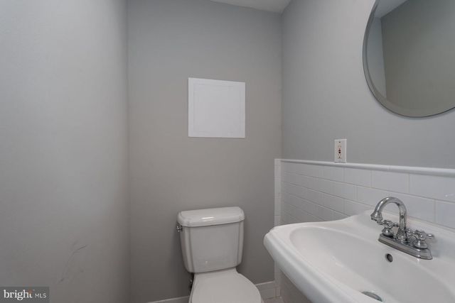4 MANOR AVE, Princeton, NJ 08540