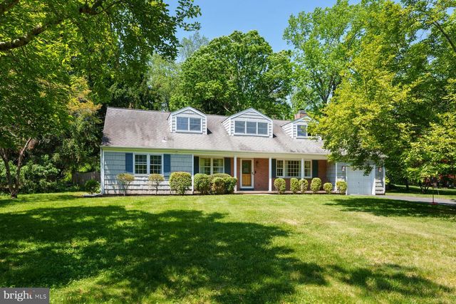 4 MANOR AVE, Princeton, NJ 08540