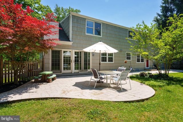 4 MANOR AVE, Princeton, NJ 08540
