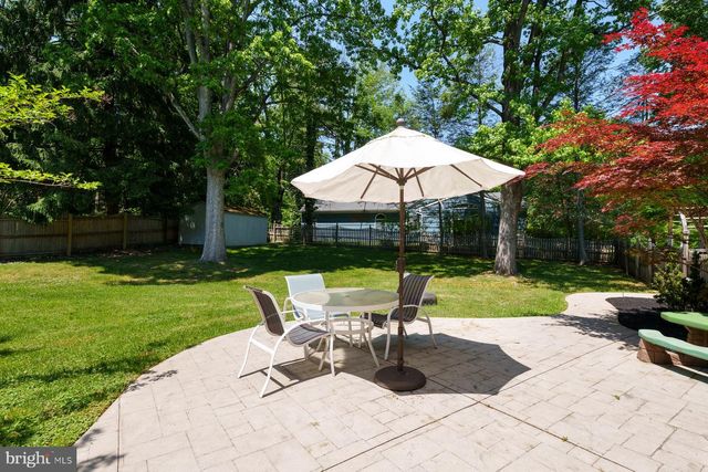 4 MANOR AVE, Princeton, NJ 08540