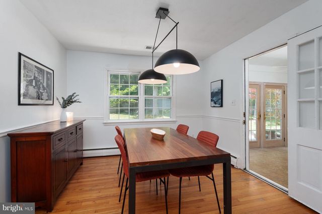 4 MANOR AVE, Princeton, NJ 08540