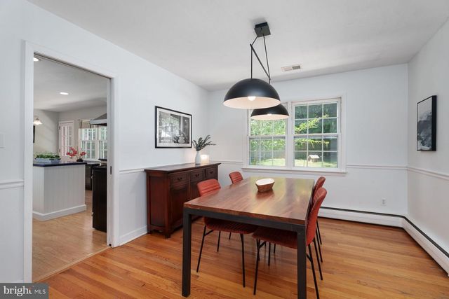 4 MANOR AVE, Princeton, NJ 08540