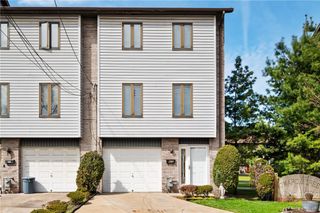 405 Howard St, E Pittsburgh, PA 15112
