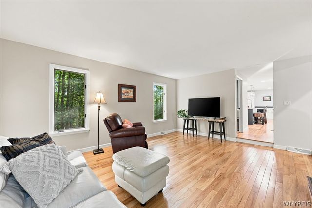 5876 Woodlee Court, Boston, NY 14127