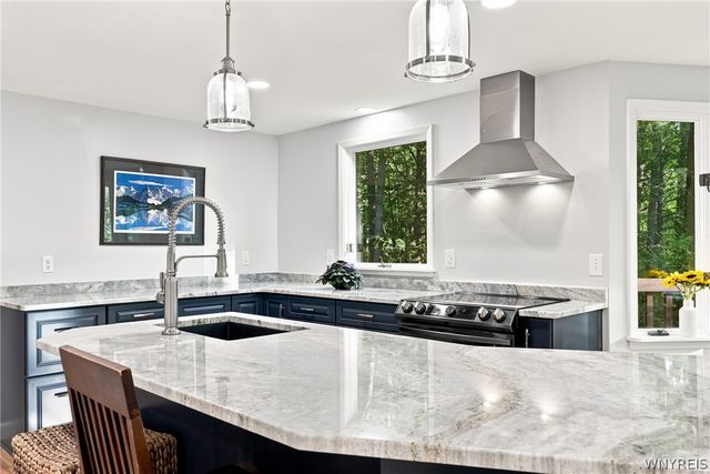 5876 Woodlee Court, Boston, NY 14127