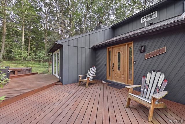 5876 Woodlee Court, Boston, NY 14127