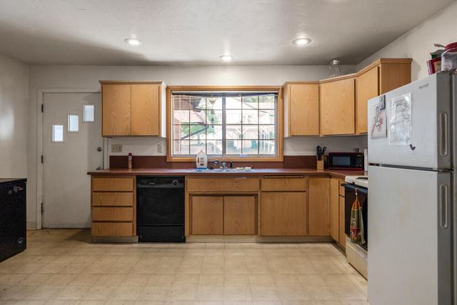 1400 Lakeshore Drive, Klamath Falls, OR 97601