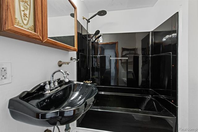19227 Gudith Road, Trenton, MI 48183