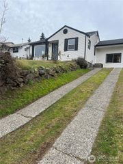 558 Windsor Place NE, Renton, WA 98056