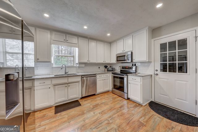 3502 Greystone Drive, Loganville, GA 30052