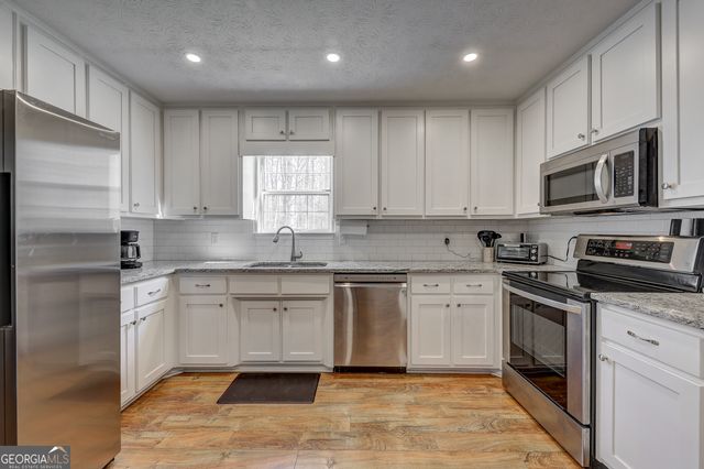 3502 Greystone Drive, Loganville, GA 30052