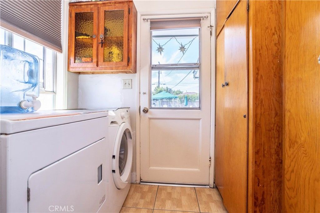 Image 14 of property listing at 12849 Montague, Pacoima, CA 91331