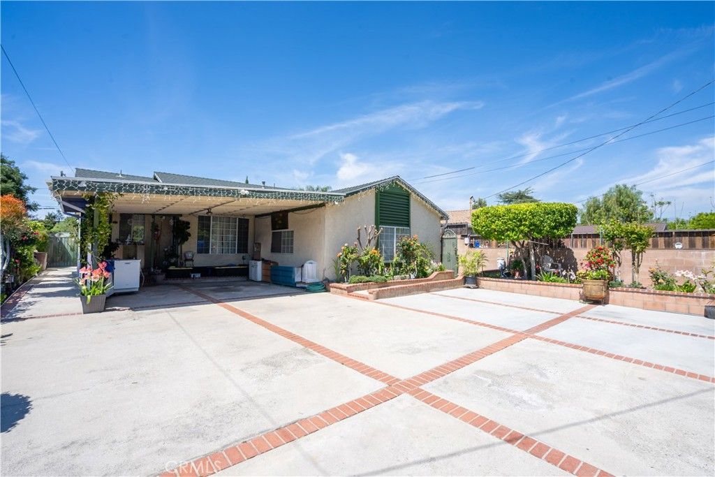 Image 2 of property listing at 12849 Montague, Pacoima, CA 91331