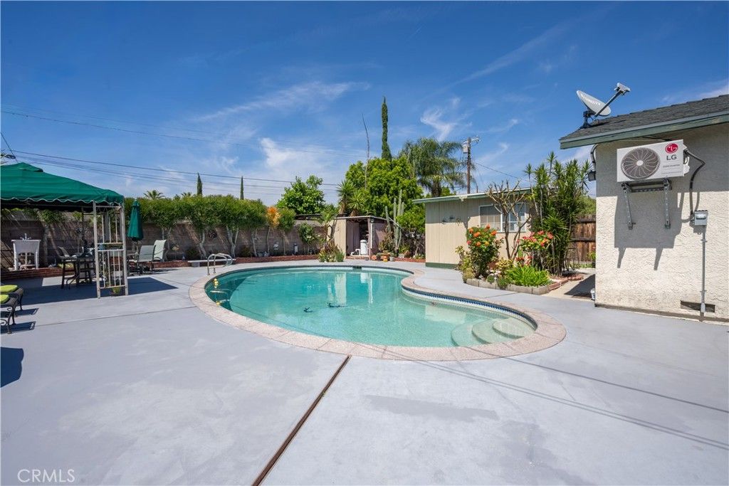 Image 28 of property listing at 12849 Montague, Pacoima, CA 91331