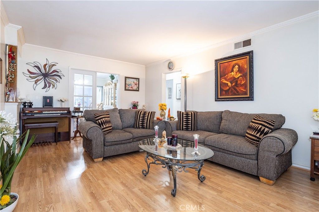 Image 3 of property listing at 12849 Montague, Pacoima, CA 91331