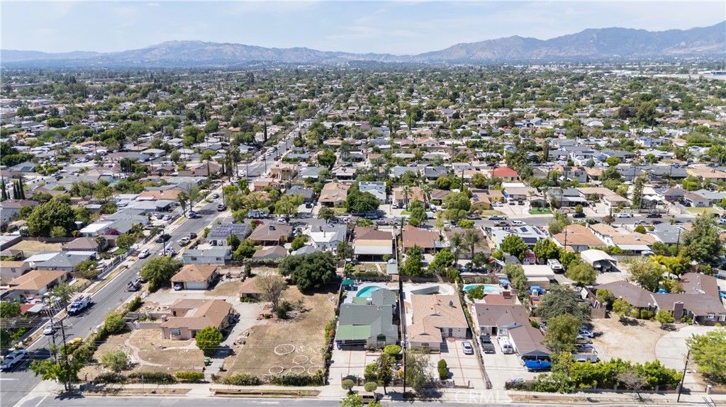 Image 32 of property listing at 12849 Montague, Pacoima, CA 91331