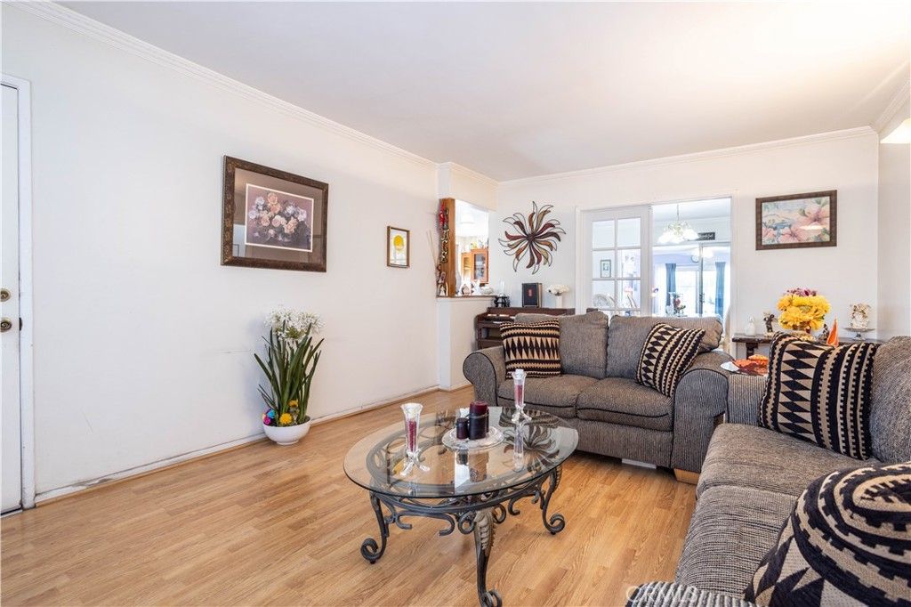 Image 4 of property listing at 12849 Montague, Pacoima, CA 91331