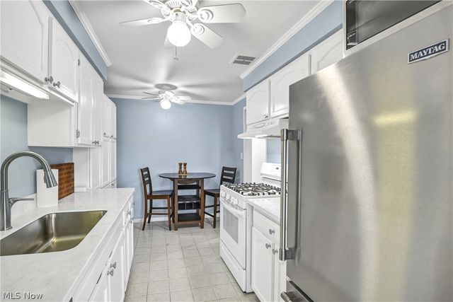 12900 Lake Avenue 809, Lakewood, OH 44107