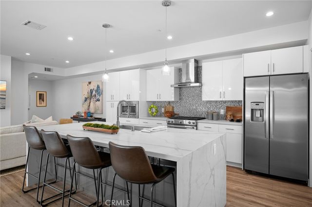 11490 Cumpston Street, North Hollywood, CA 91601